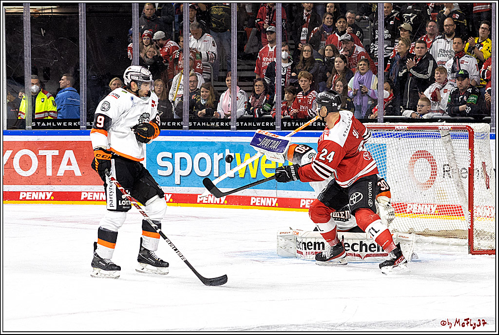 PENNY DEL;  Kölner Haie - Löwen Frankfurt; Köln, 01.12.2022
